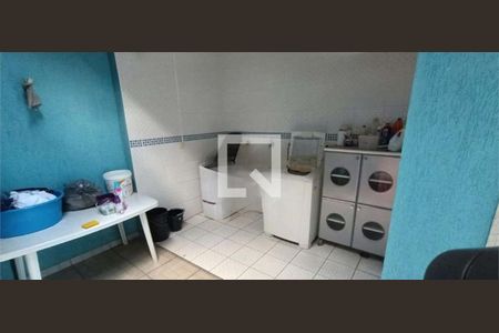 Casa para alugar com 2 quartos, 220m² em Vila Paiva, São Paulo