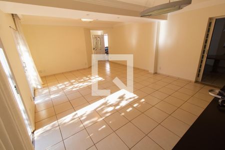 Sala de casa de condomínio à venda com 4 quartos, 275m² em Parque Imperador, Campinas