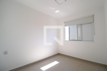 Quarto 2 de apartamento para alugar com 2 quartos, 53m² em Jardim Inconfidência, Uberlândia