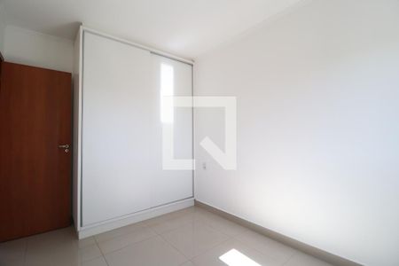 Quarto 2 de apartamento para alugar com 2 quartos, 53m² em Jardim Inconfidência, Uberlândia