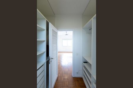 Suíte closet de apartamento para alugar com 4 quartos, 123m² em Vila Sofia, São Paulo