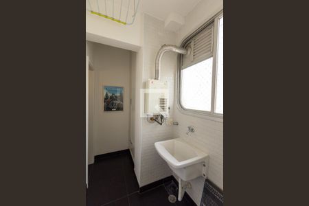Área de Serviço de apartamento para alugar com 4 quartos, 123m² em Vila Sofia, São Paulo
