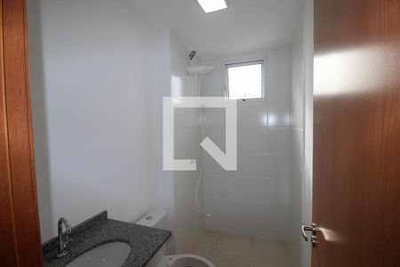 Banheiro da Suíte de apartamento para alugar com 2 quartos, 56m² em Aparecidinha, Sorocaba