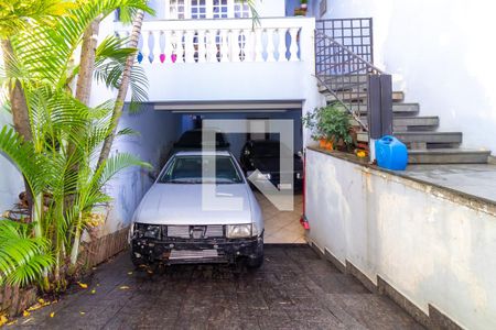 Garagem de casa à venda com 4 quartos, 220m² em Jardim Guairaca, São Paulo