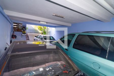 Garagem de casa à venda com 4 quartos, 220m² em Jardim Guairaca, São Paulo