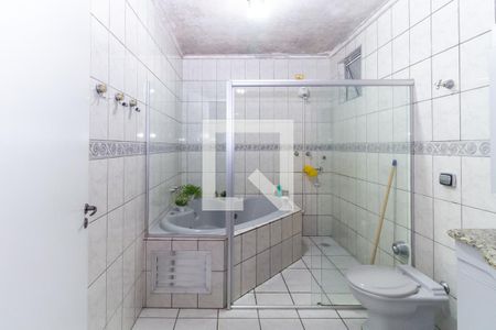 Banheiro 1 de casa à venda com 4 quartos, 220m² em Jardim Guairaca, São Paulo
