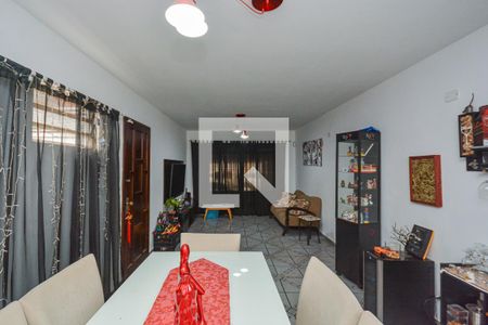 Sala de casa à venda com 4 quartos, 150m² em Jardim Sabara, São Paulo