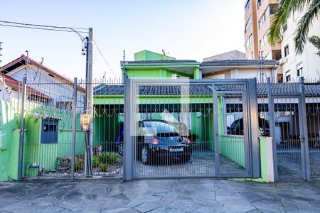Fachada de casa à venda com 3 quartos, 234m² em Nonoai, Porto Alegre