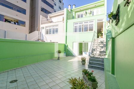 Quintal de casa à venda com 3 quartos, 234m² em Nonoai, Porto Alegre