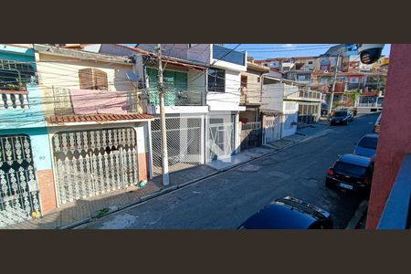 Vista da rua de casa à venda com 3 quartos, 127m² em Jardim Santa Rosa, Taboão da Serra
