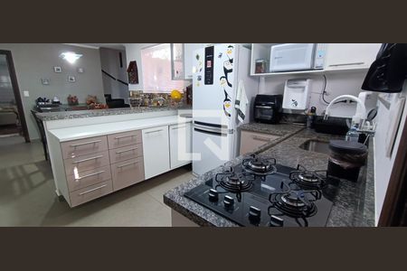 Cozinha de casa à venda com 3 quartos, 127m² em Jardim Santa Rosa, Taboão da Serra