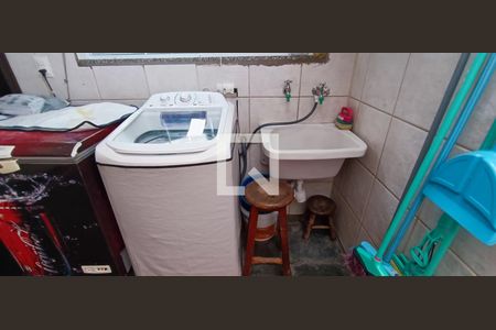 Área de Serviço de casa à venda com 3 quartos, 127m² em Jardim Santa Rosa, Taboão da Serra