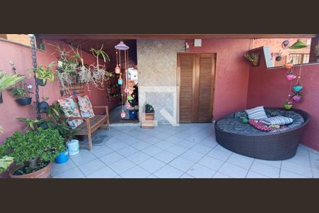 Area Externa de casa à venda com 3 quartos, 127m² em Jardim Santa Rosa, Taboão da Serra