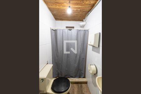 Banheiro de casa à venda com 3 quartos, 250m² em Partenon, Porto Alegre