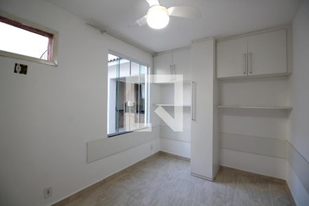 Quarto 1 de casa à venda com 2 quartos, 44m² em Jacarepaguá, Rio de Janeiro