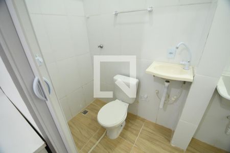 Banheiro de kitnet/studio para alugar com 1 quarto, 19m² em Cidade Universitária, Campinas