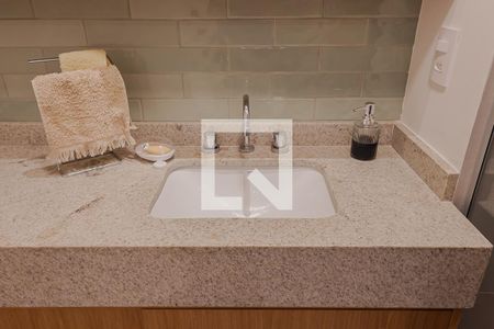 Banheiro de kitnet/studio para alugar com 1 quarto, 26m² em Paraíso, São Paulo