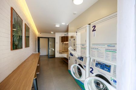 Lavanderia de kitnet/studio para alugar com 0 quarto, 27m² em Jardim das Acacias, São Paulo