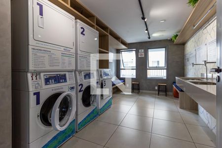 Área comum - Lavanderia de kitnet/studio para alugar com 1 quarto, 20m² em Jardim das Acacias, São Paulo