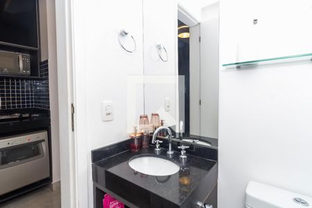 Banheiro de kitnet/studio para alugar com 1 quarto, 24m² em Perdizes, São Paulo