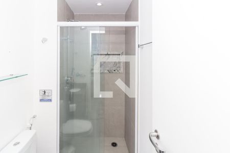 Banheiro de kitnet/studio para alugar com 1 quarto, 24m² em Perdizes, São Paulo