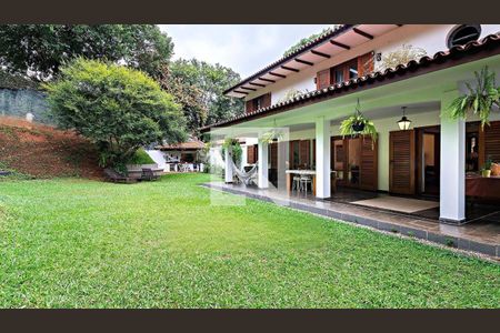 Casa à venda com 4 quartos, 358m² em Pinheiros, São Paulo