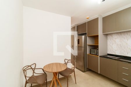 Sala/Cozinha de apartamento para alugar com 1 quarto, 27m² em Vila Mazzei, São Paulo