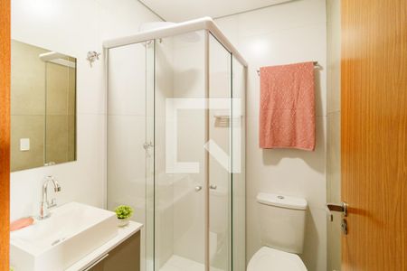 Banheiro de apartamento para alugar com 1 quarto, 27m² em Vila Mazzei, São Paulo