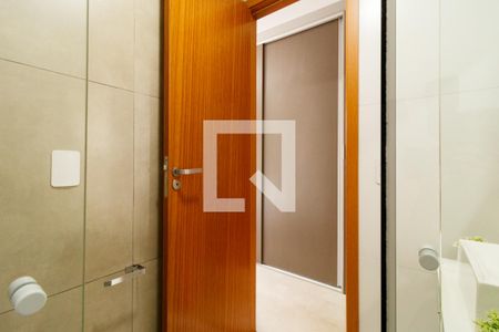 Banheiro de apartamento para alugar com 1 quarto, 27m² em Vila Mazzei, São Paulo