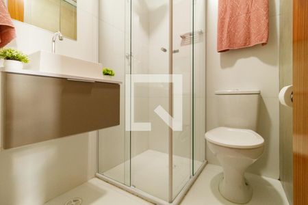 Banheiro de apartamento para alugar com 1 quarto, 27m² em Vila Mazzei, São Paulo