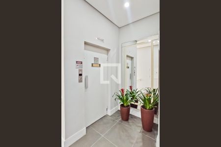 Hall de apartamento à venda com 2 quartos, 75m² em Vila Baruel, São Paulo