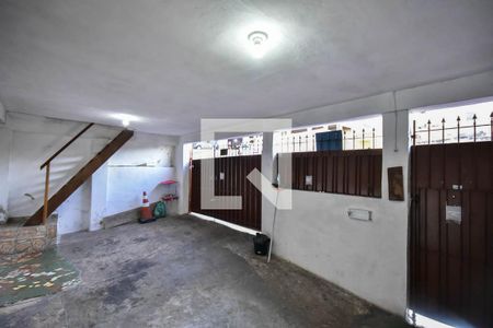Garagem de casa à venda com 5 quartos, 143m² em Jardim Wanda, Taboão da Serra