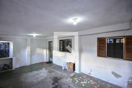 Garagem de casa à venda com 5 quartos, 143m² em Jardim Wanda, Taboão da Serra