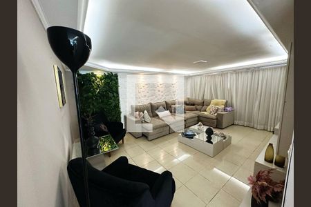 Sala de TV de casa de condomínio para alugar com 3 quartos, 566m² em Gramado, Cotia