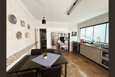 Cozinha de casa de condomínio para alugar com 3 quartos, 566m² em Gramado, Cotia