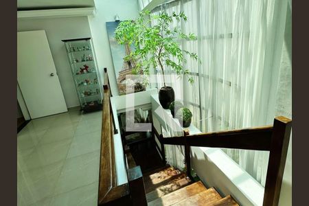 Segundo andar de casa de condomínio para alugar com 3 quartos, 566m² em Gramado, Cotia