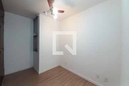 Quarto  de apartamento à venda com 1 quarto, 55m² em Bosque, Campinas