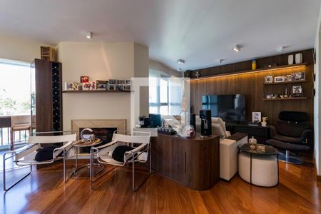 Sala de apartamento para alugar com 4 quartos, 220m² em Jardim Vitoria Regia, São Paulo