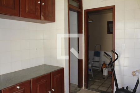 Área de Serviço de casa de condomínio para alugar com 4 quartos, 390m² em Piatã, Salvador