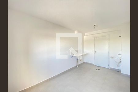 Sala e cozinha  de apartamento para alugar com 2 quartos, 32m² em Parque Novo Mundo, Guarulhos