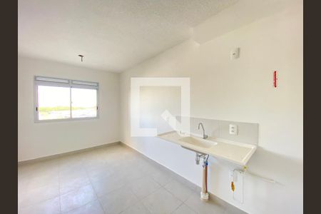 Sala e cozinha  de apartamento para alugar com 2 quartos, 32m² em Parque Novo Mundo, Guarulhos