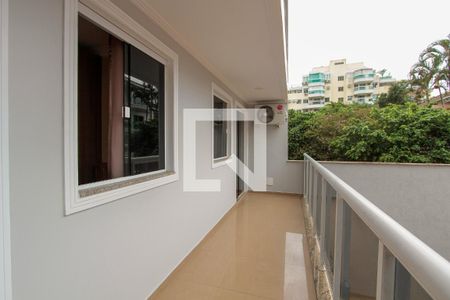 Varanda Quarto suíte 1 e 2 de casa de condomínio à venda com 4 quartos, 300m² em Barra da Tijuca, Rio de Janeiro