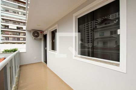 Varanda Quarto suíte 1 e 2 de casa de condomínio à venda com 4 quartos, 300m² em Barra da Tijuca, Rio de Janeiro