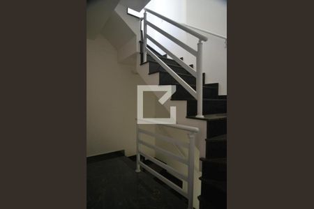 Escada de casa à venda com 2 quartos, 114m² em Vila Bela Vista, Santo André