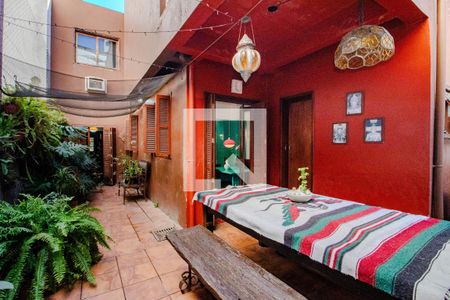 Pátio de casa à venda com 3 quartos, 199m² em Mont’serrat, Porto Alegre