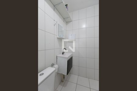 Banheiro de apartamento à venda com 1 quarto, 24m² em Vila Campanela, São Paulo
