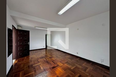 Sala de casa à venda com 4 quartos, 230m² em Jardim Aeroporto, São Paulo
