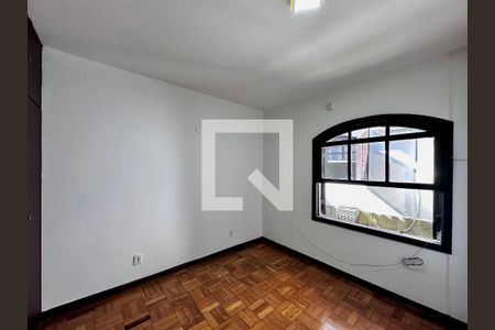 Quarto 3 de casa à venda com 4 quartos, 230m² em Jardim Aeroporto, São Paulo