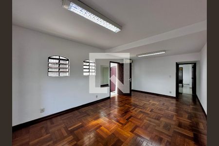 Sala de casa à venda com 4 quartos, 230m² em Jardim Aeroporto, São Paulo