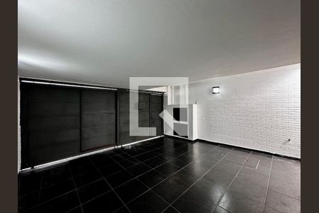 Garagem de casa à venda com 4 quartos, 230m² em Jardim Aeroporto, São Paulo